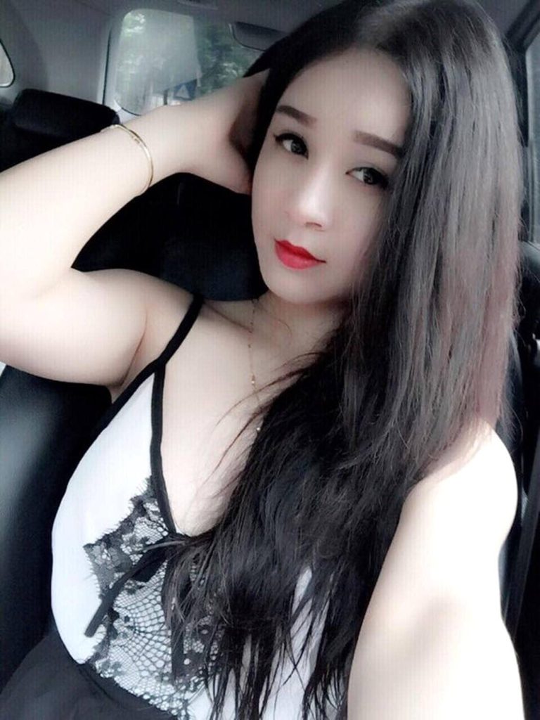 Gái Đẹp Lộ Vẻ Đẹp Quyến Rũ Mọi Ánh Nhìn Và Phong Cách Thời Trang Đậm Chất Cá Tính