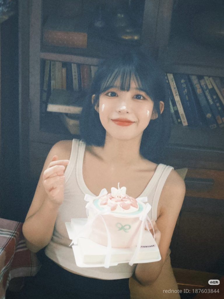 Anh Lon Gai Xinh Phong Cách Quyến Rũ Đầy Sức Hút Của Thời Trang Mùa Hè