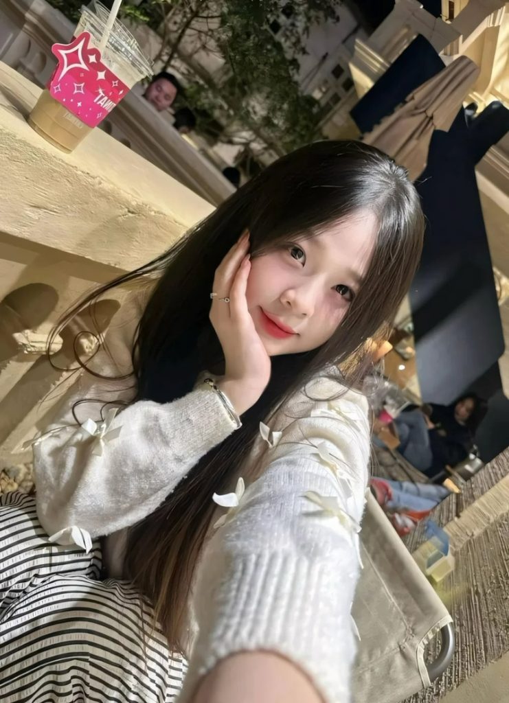 Gái Xinh Gợi Cảm Bikini Vẻ Đẹp Tinh Khôi Và Phong Cách Thanh Lịch